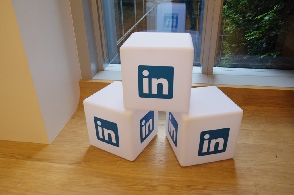 Empresa LinkedIn a rede social profissional